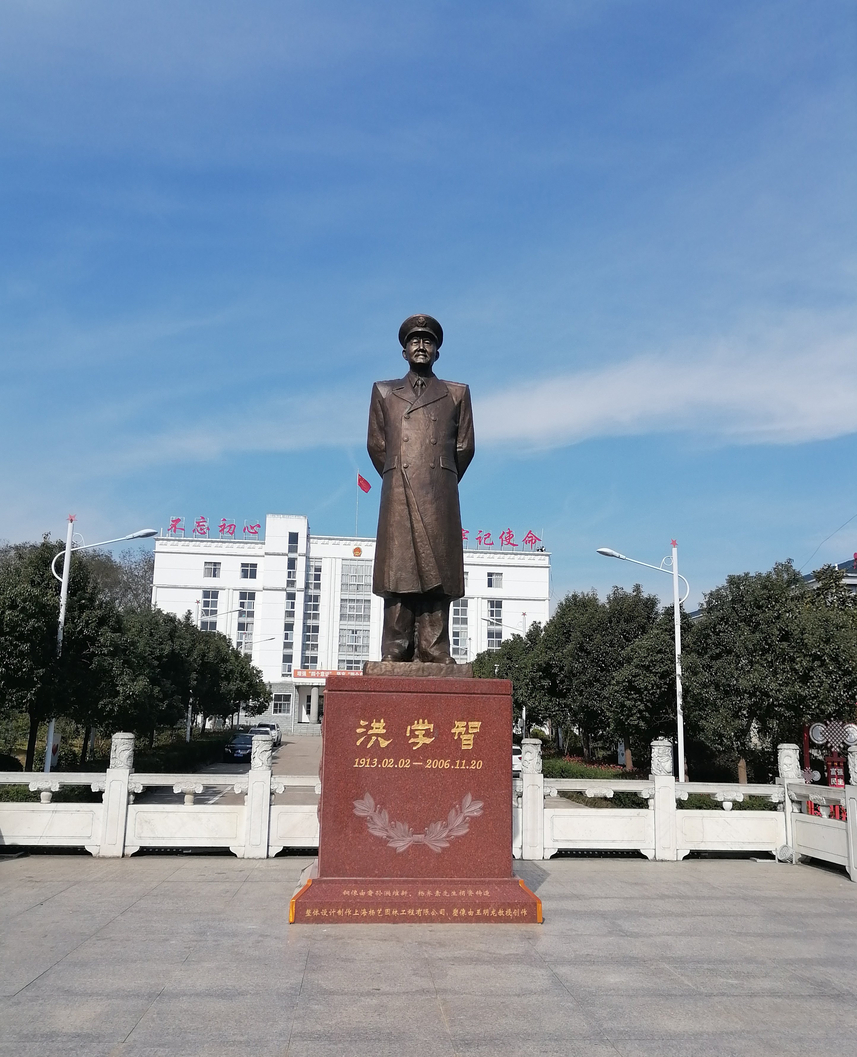 墓园铜韵，不朽的人文记忆