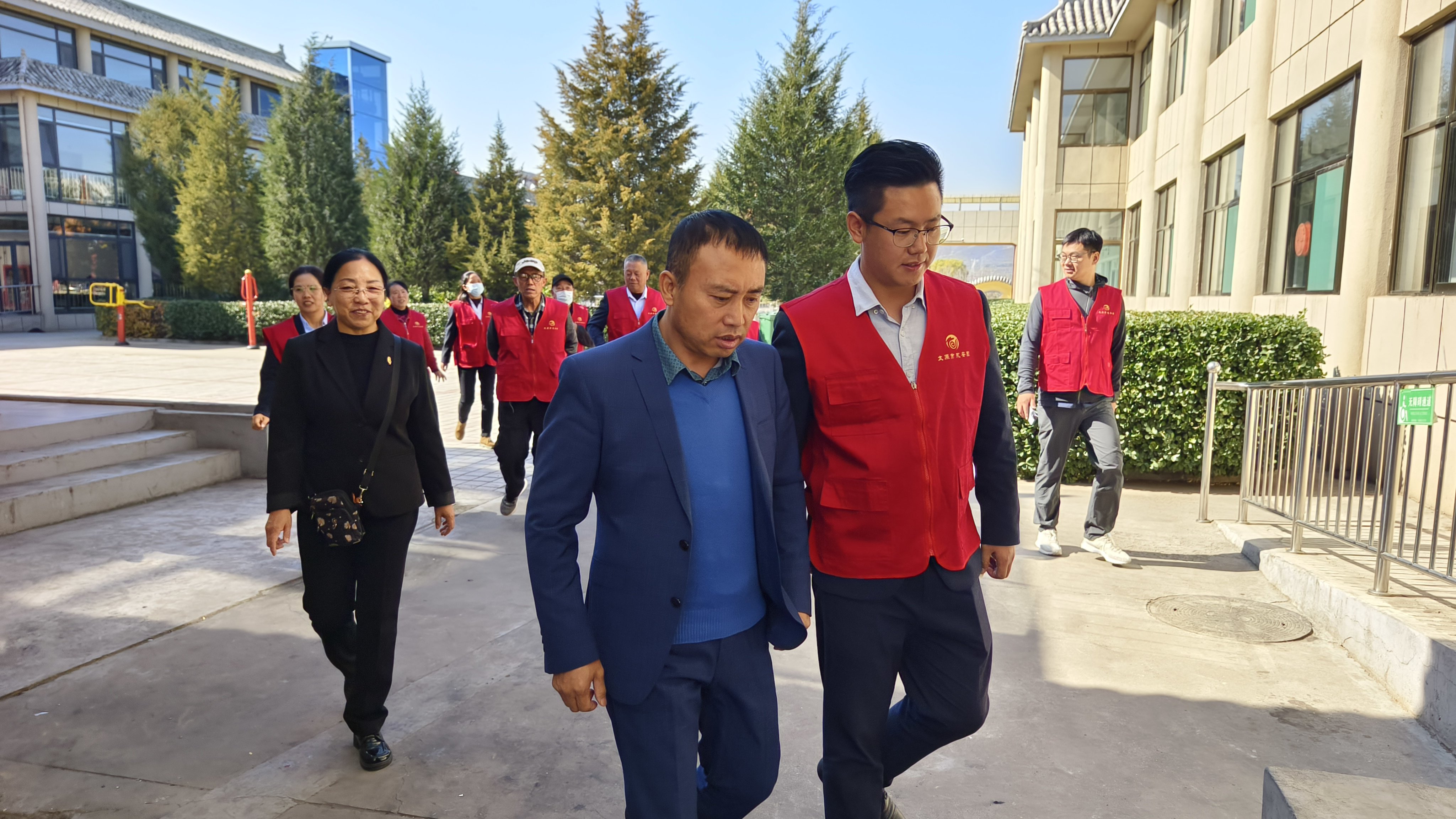 佳节又重阳，E尊国际送温暖